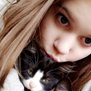 Meet your Posher, Adah